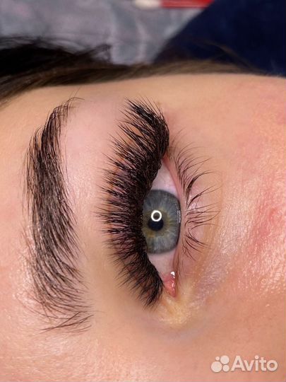 Наращивание ресниц / оформление бровей