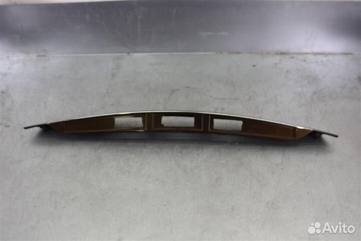 Накладка крышки багажника Renault Fluence