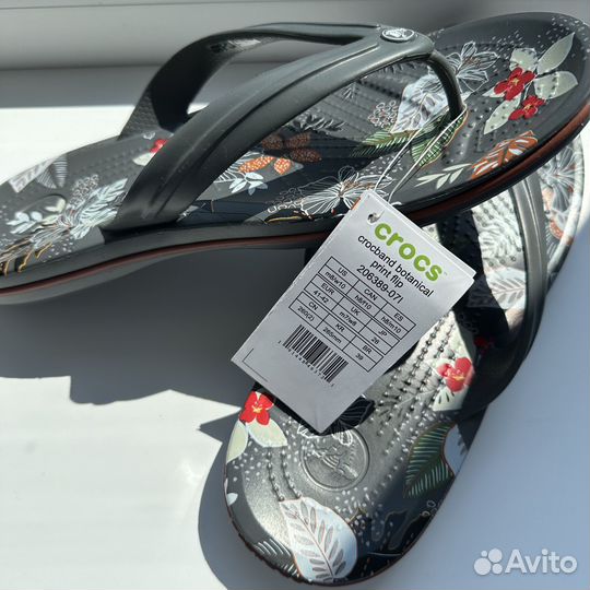 Сланцы Crocs Crocband Botanical Print Flip