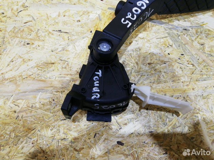 Педаль газа Volkswagen Touareg 2005 7L6723507A