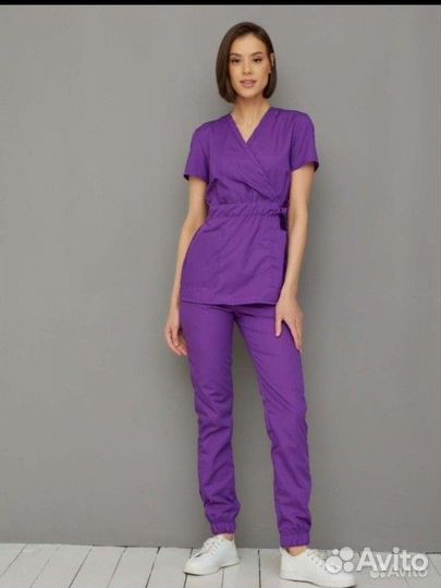 Медицинский костюм женский новый