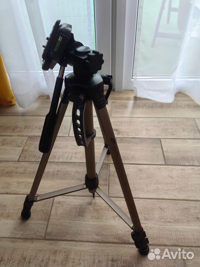 Штатив для фотоаппарата профессиональный