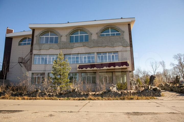 Здание, 2050 м²