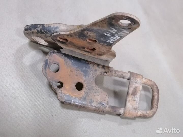 Кронштейн буксировочный Nissan Almera N15 1995-00