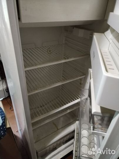 Холодильник Стинол 205