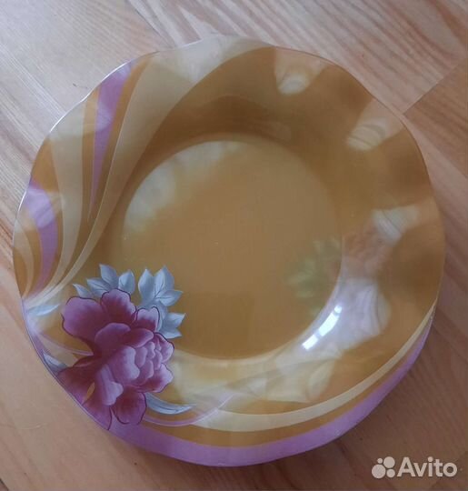 Тарелки мелкие. Из серии не бьющиеся и блюдо