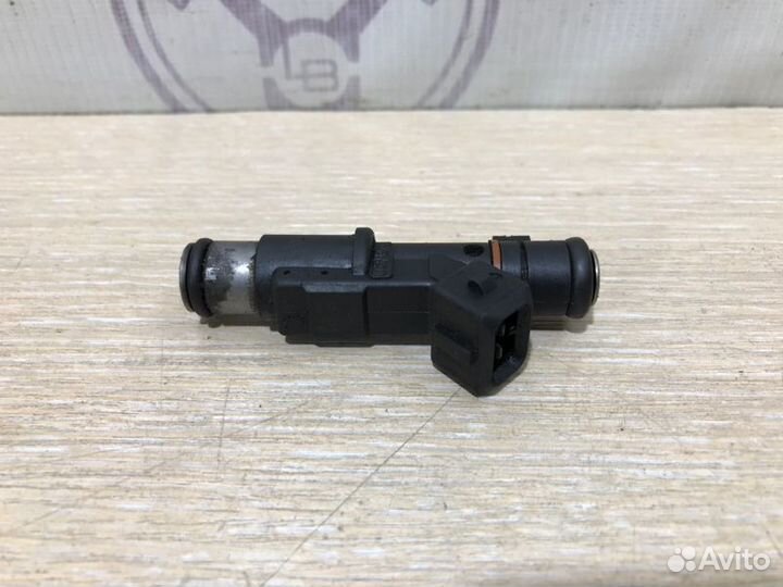 Форсунка топливная Peugeot 607 9D 3FZ 2001