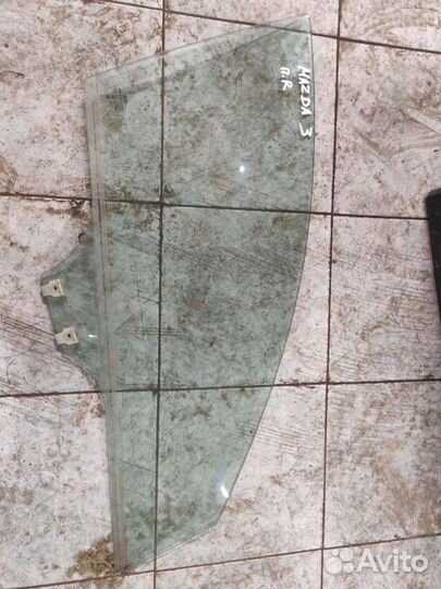 Стекло передние правое Мазда 3 BL 11 год