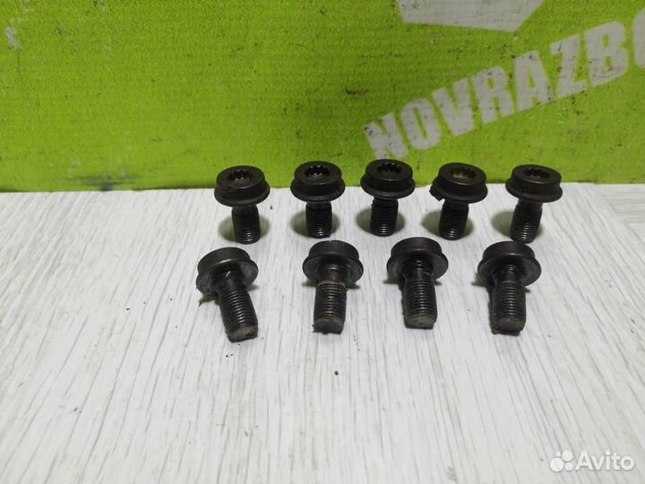 Болт маховика Фольксваген Гольф 3 Венто