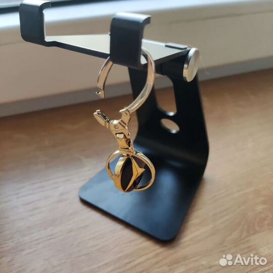 Брелок на ключи mercedes