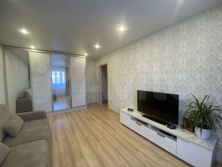 2-к. квартира, 65 м², 4/9 эт.