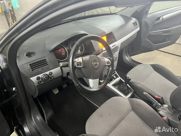 Opel Astra 1.6 МТ, 2012, 175 000 км