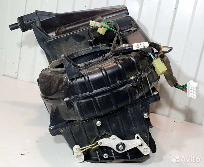 Корпус отопителя под моторчик Kia Spectra