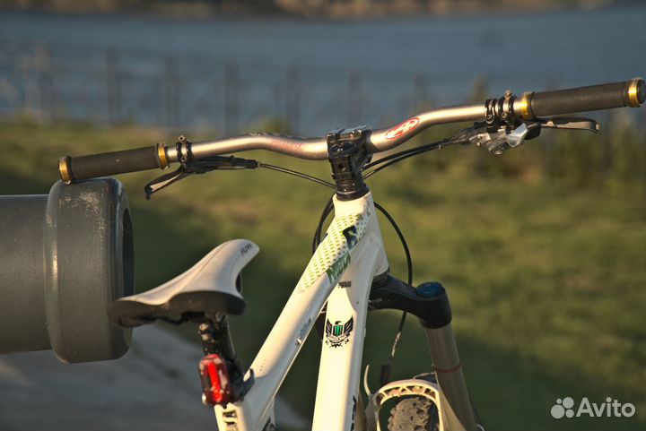 Двухподвес на раме Commencal Meta 6