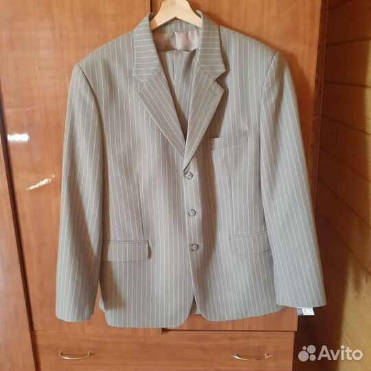 Костюм мужской новый 48 размер с биркой
