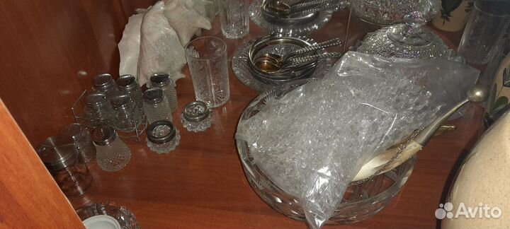 Фарфоровая посуда,хрусталь