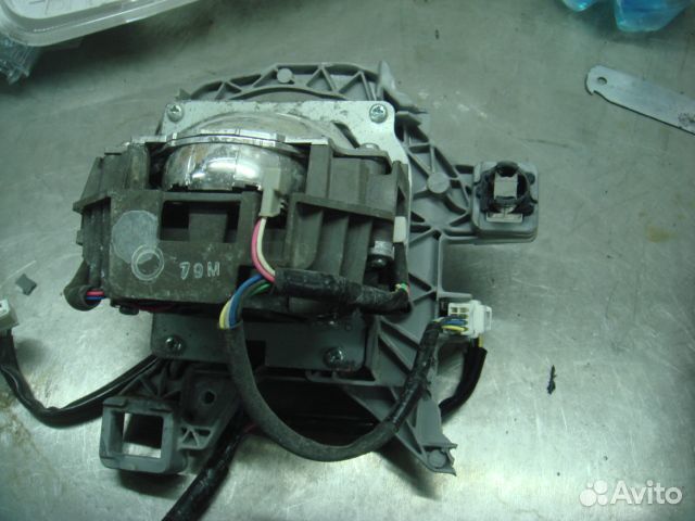 Фортунер Линза биксенон левая Toyota Fortuner 2015