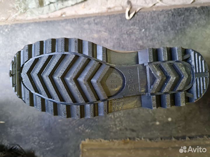 Резиновые сапоги