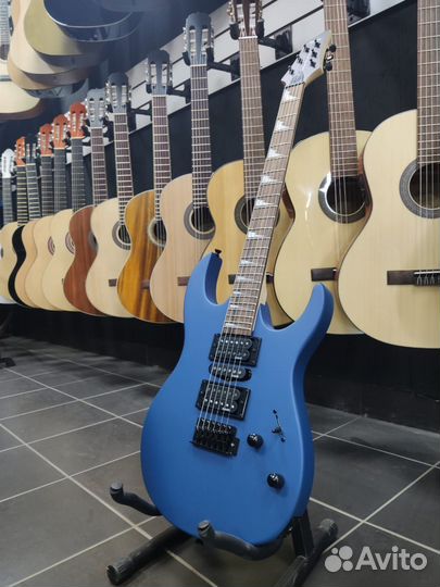 Электрогитара Новая