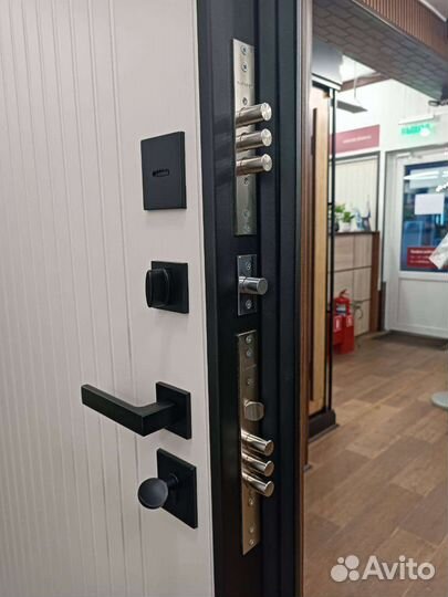 Дверь входная металлическая