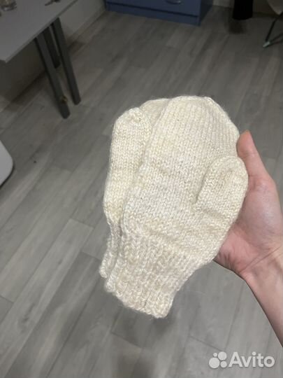 Шерстяные варежки