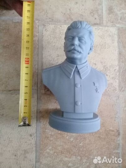 Бюст Сталина