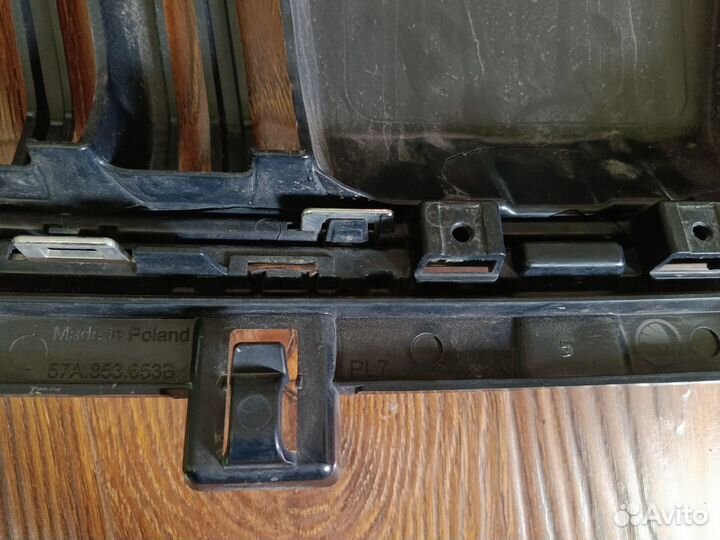 Решетка радиатора передняя Skoda Karoq 2017 - н.в