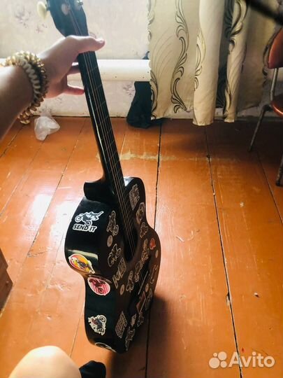 Акустическая гитара