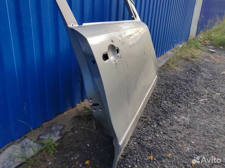 Дверь передняя правая nissan note e11