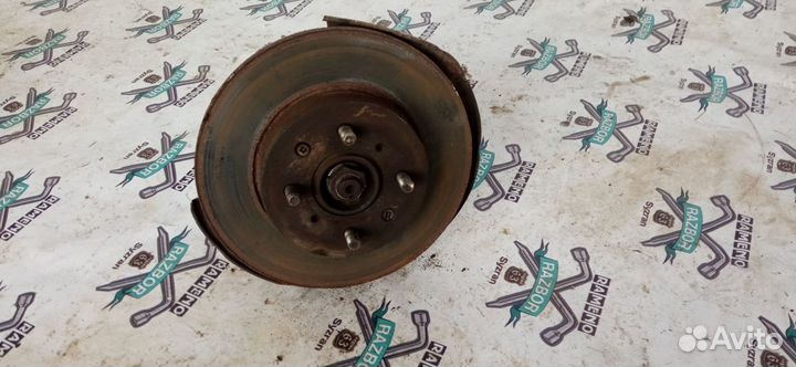 Кулак передний правый Ровер 200