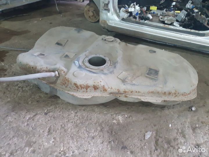 Топливный бак Toyota Corolla 120 ZZE121L 2005