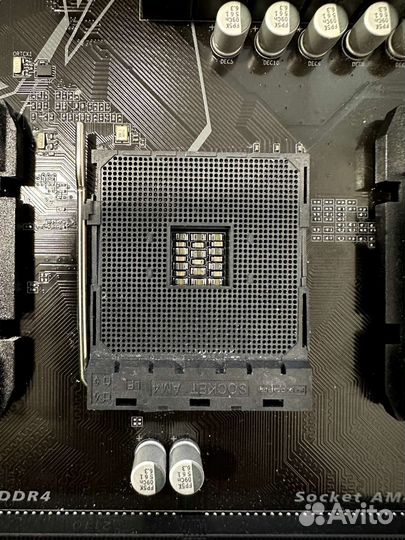 Нерабочая материнская плата Gigabyte x570 Gaming x