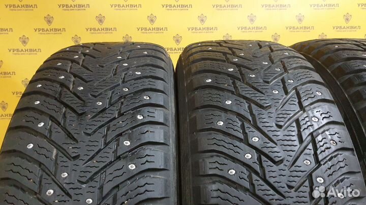 Nokian Tyres Hakkapeliitta 8 SUV 215/65 R16 102T