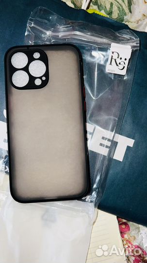 Чехлы на iPhone 13 про