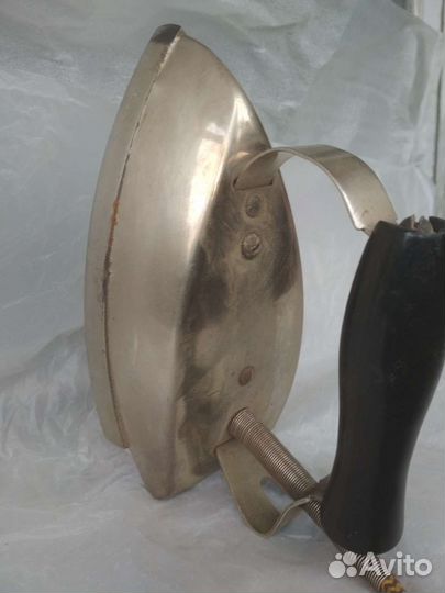 Утюг старинный электрический