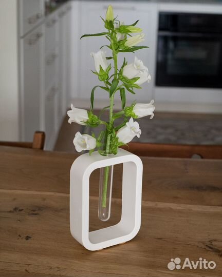 Ваза из гипса с колбой из прочного пластика