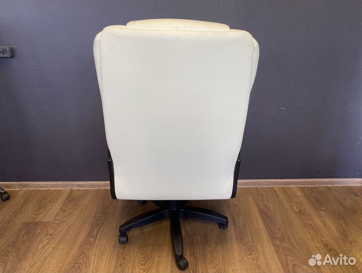 Офисное кресло от производителя