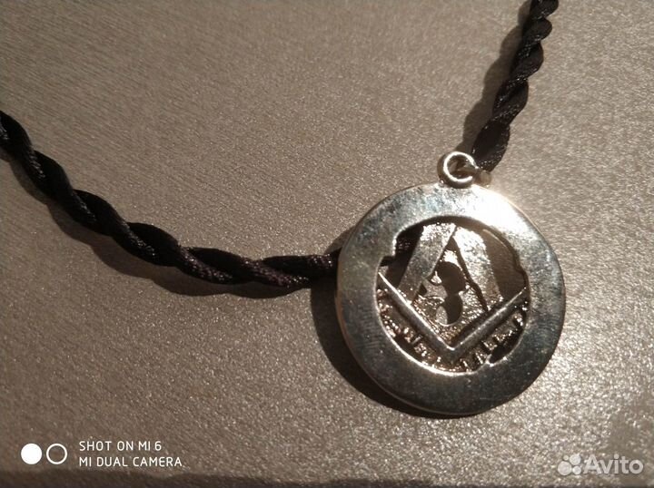 Кулон assassin creed