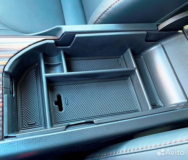 Camry 70 Органайзер в подлокотник A8WQ7
