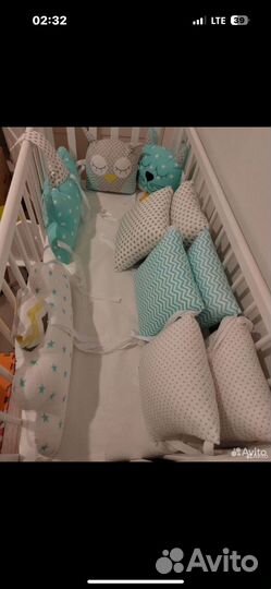 Детская кроватка с маятником и ящиком