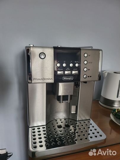 Кофемашина delonghi