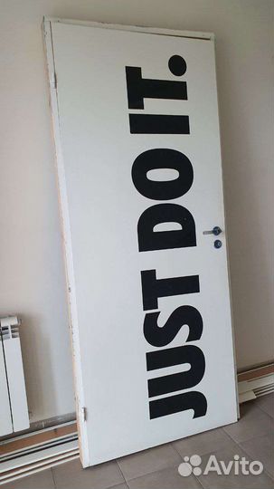 Дверные полотна разных материалов и цветов