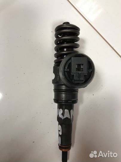 Фольксваген тауран 1,9 дизель топливные Форсунки