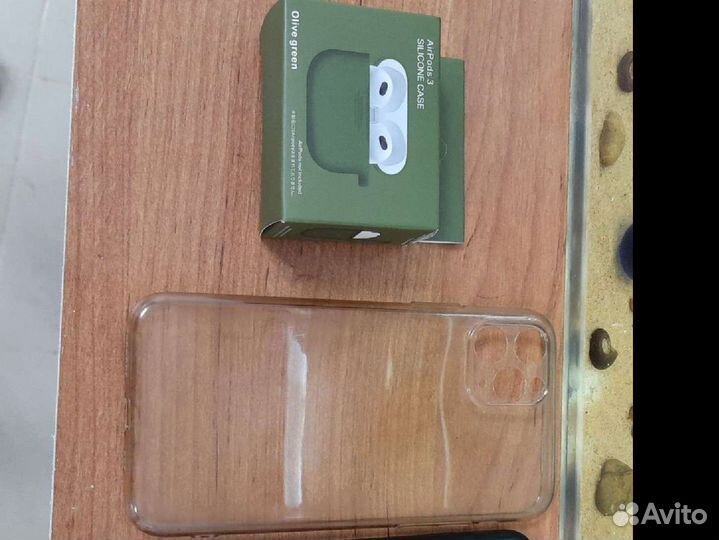 Чехол на iPhone