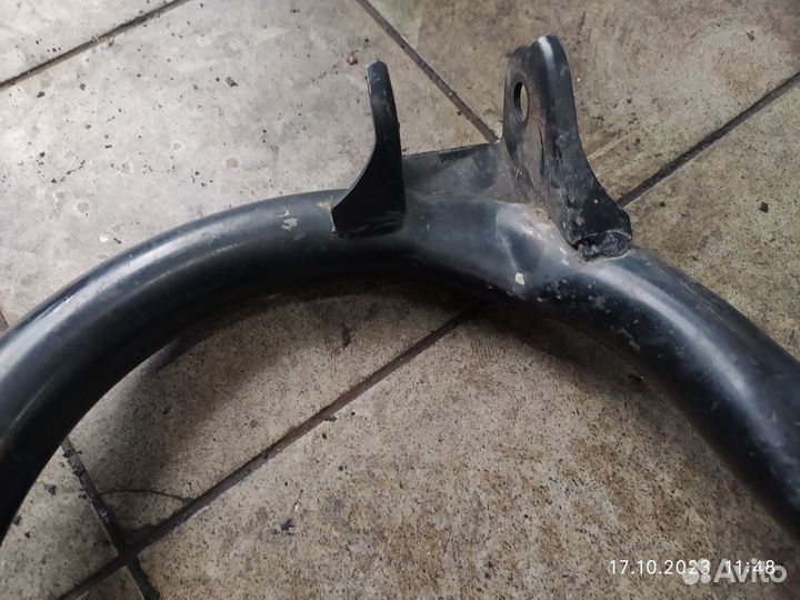 Рычаг задний верхний правый Митсубиси галант 8