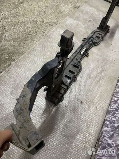 Рамка радиатора передняя панель Kia Cerato 2013