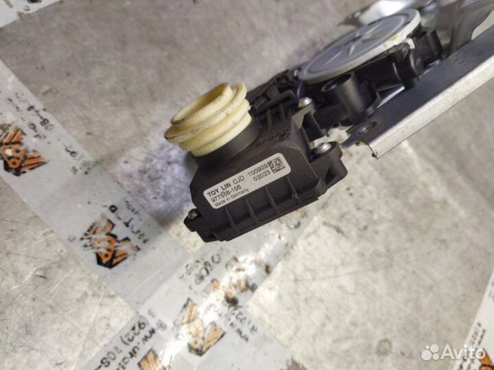 Стеклоподъемник передний правый Toyota Avensis 3