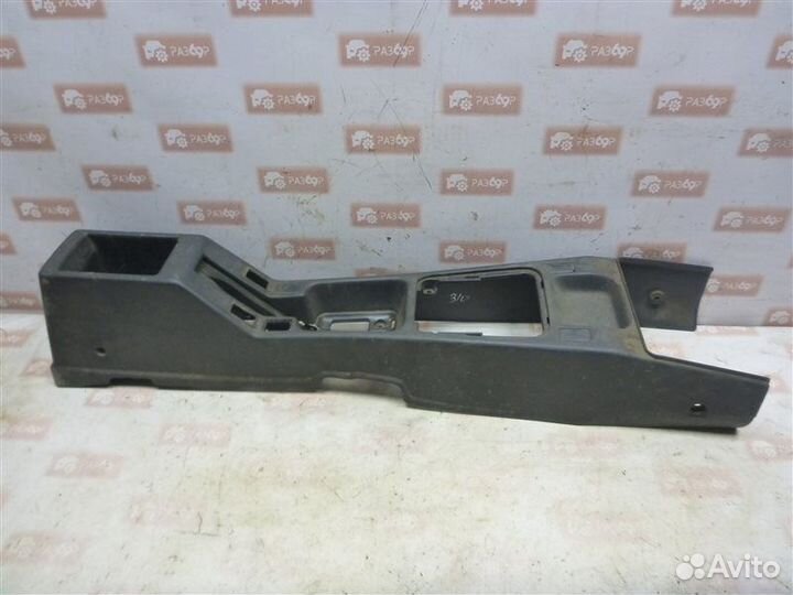 Консоль между сидений Nissan Primera P10 GA16DE