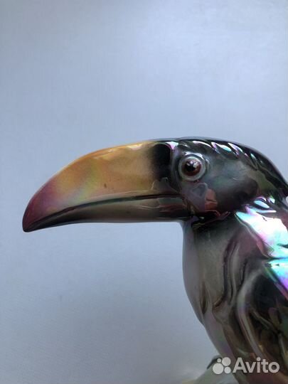 Статуэтка птицы