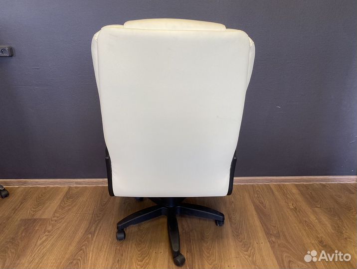 Офисное кресло от производителя